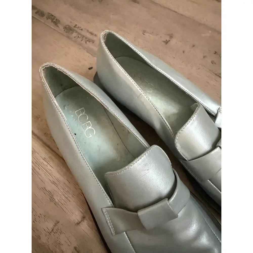 New vintage BCBG loafers size 9 1/2 silver light green